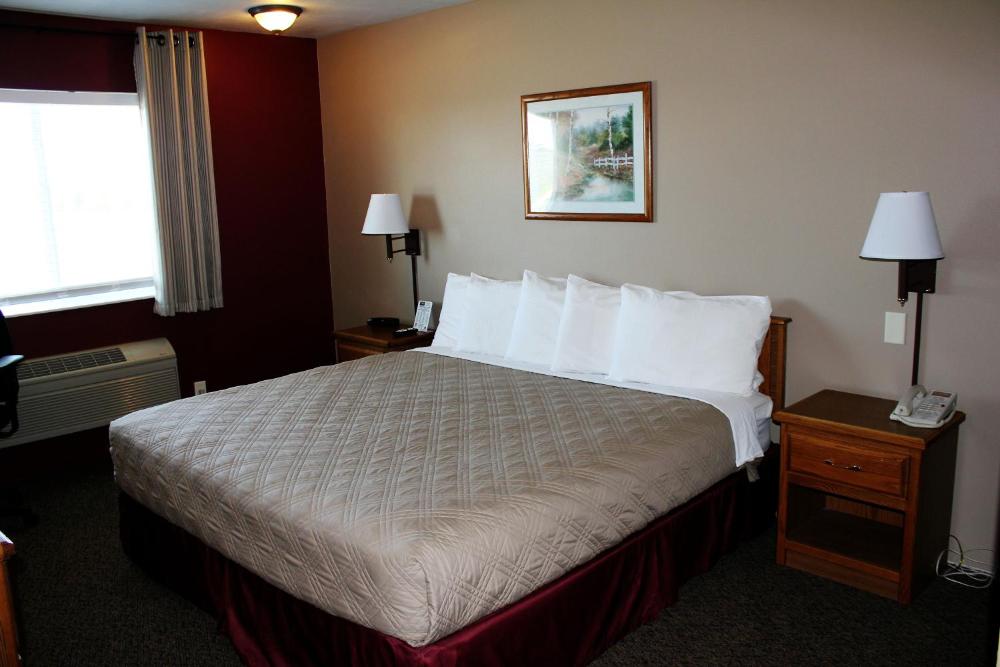 King Room - Non-Smoking interior